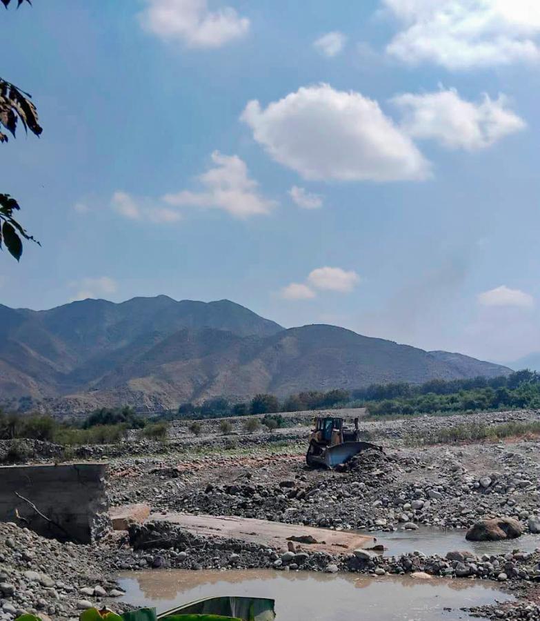 Trabajos de descolmatación y encauzamiento del río en el Sector 7 – Caqui
